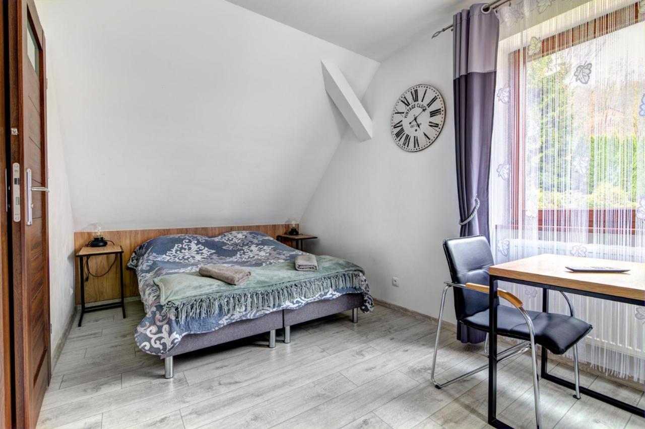 Willa Pod Zegarem - W Cenie Parking, Szybkie Wifi, Duzy Ogrod, Wiata Grilowa! Krynica Zdroj Δωμάτιο φωτογραφία
